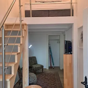 Ruhige Art-garconniere Mit Balkon Wien