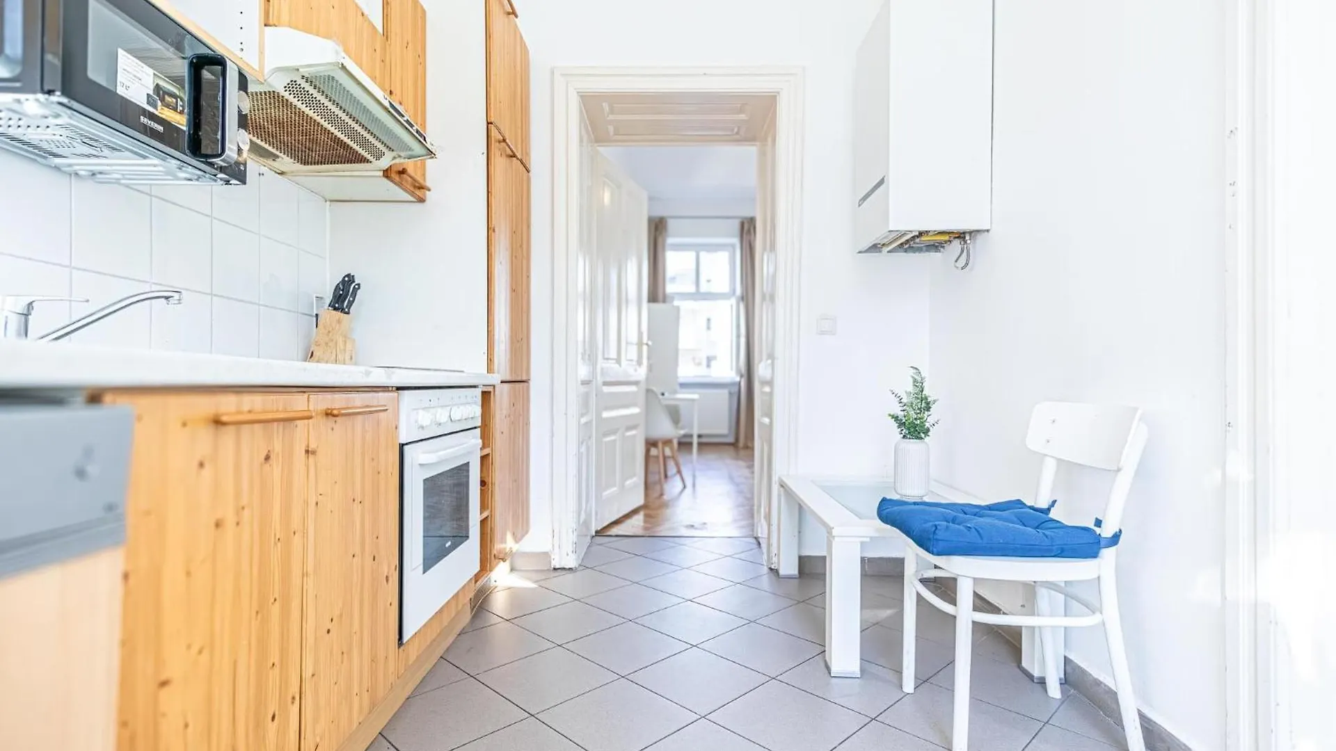 Stylish 2Br Shared Apt For Longstays Margareten, Up To 5P Vienna Apartment