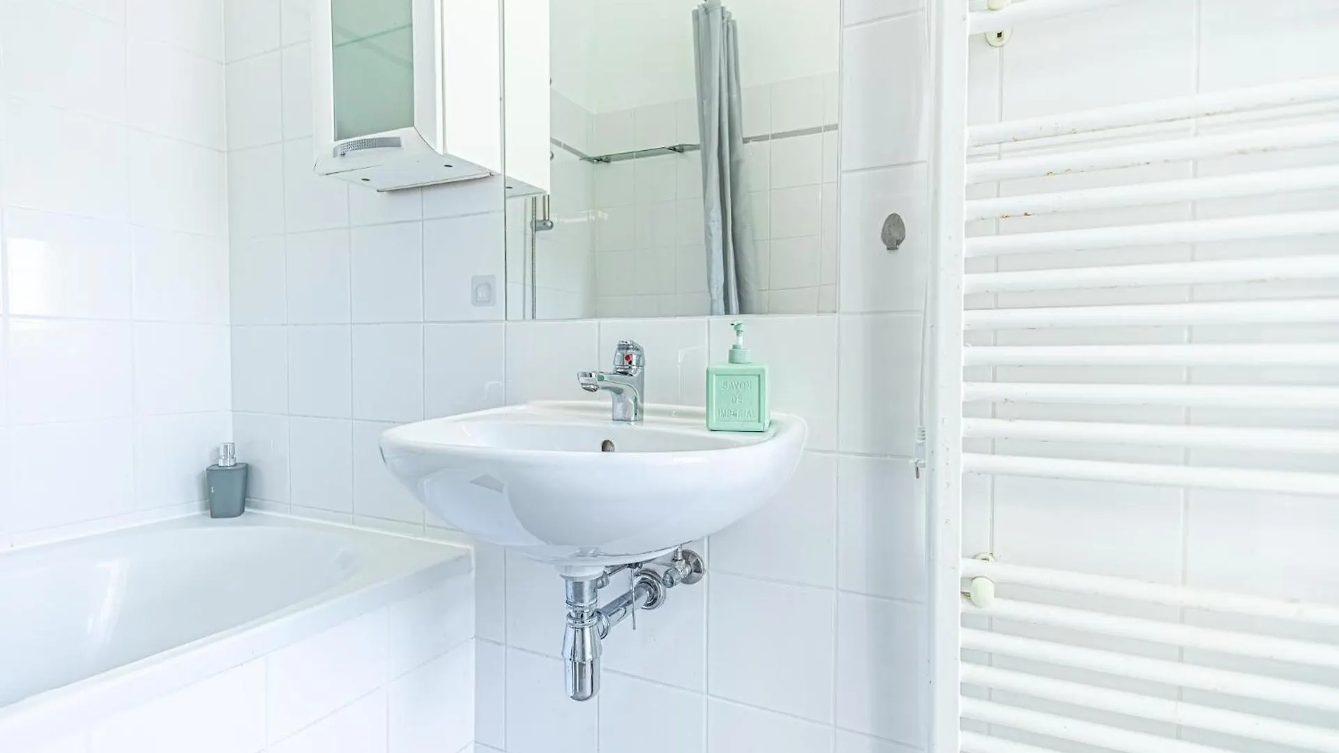 Stylish 2Br Shared Apt For Longstays Margareten, Up To 5P Vienna Apartment